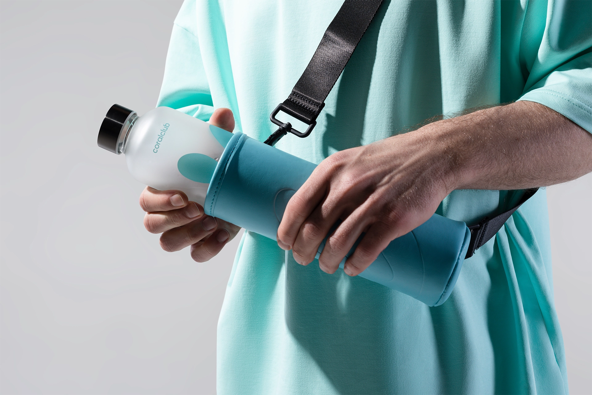 בקבוק זכוכית ClearWater עם נרתיק, אדום